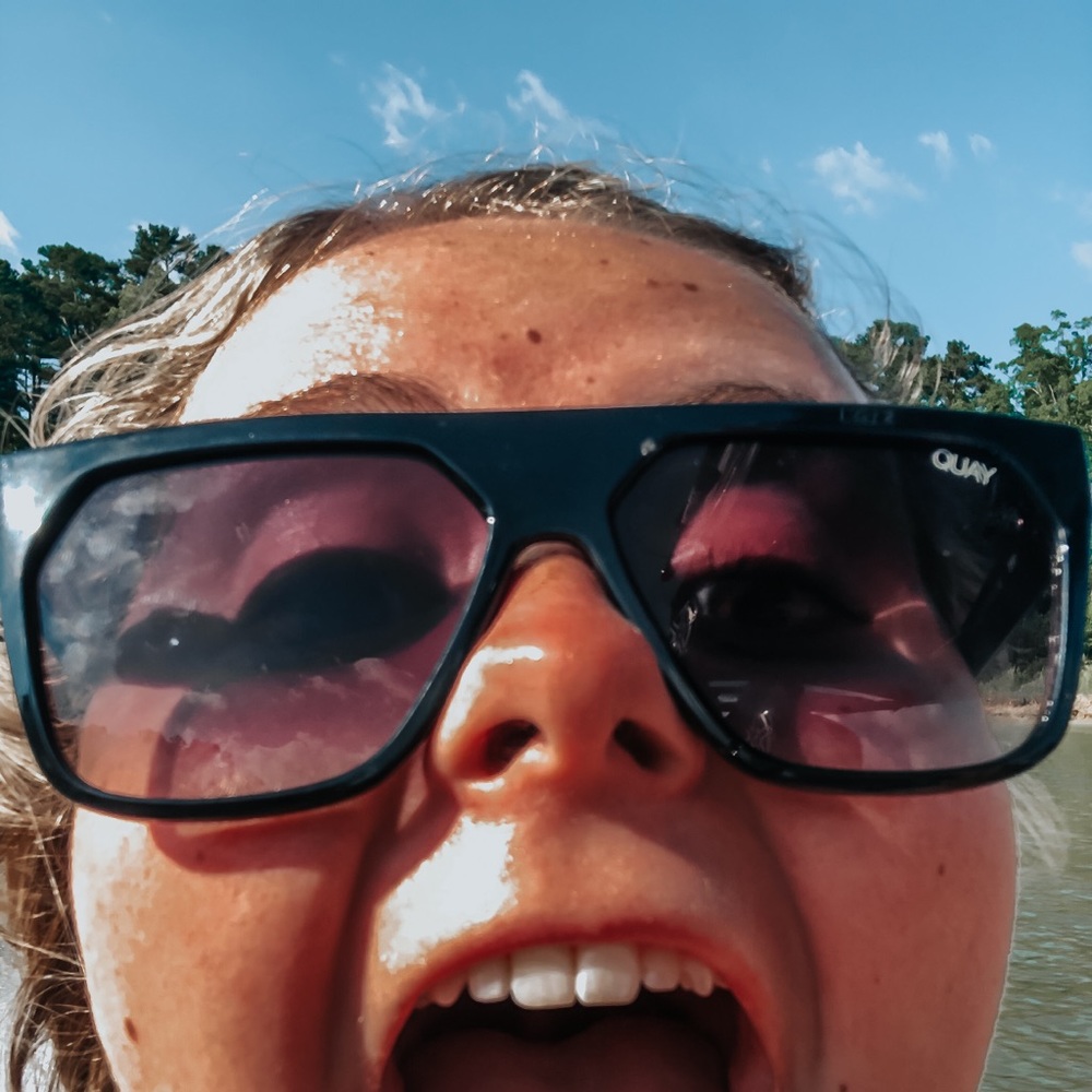 Meet your Posher, Chloe